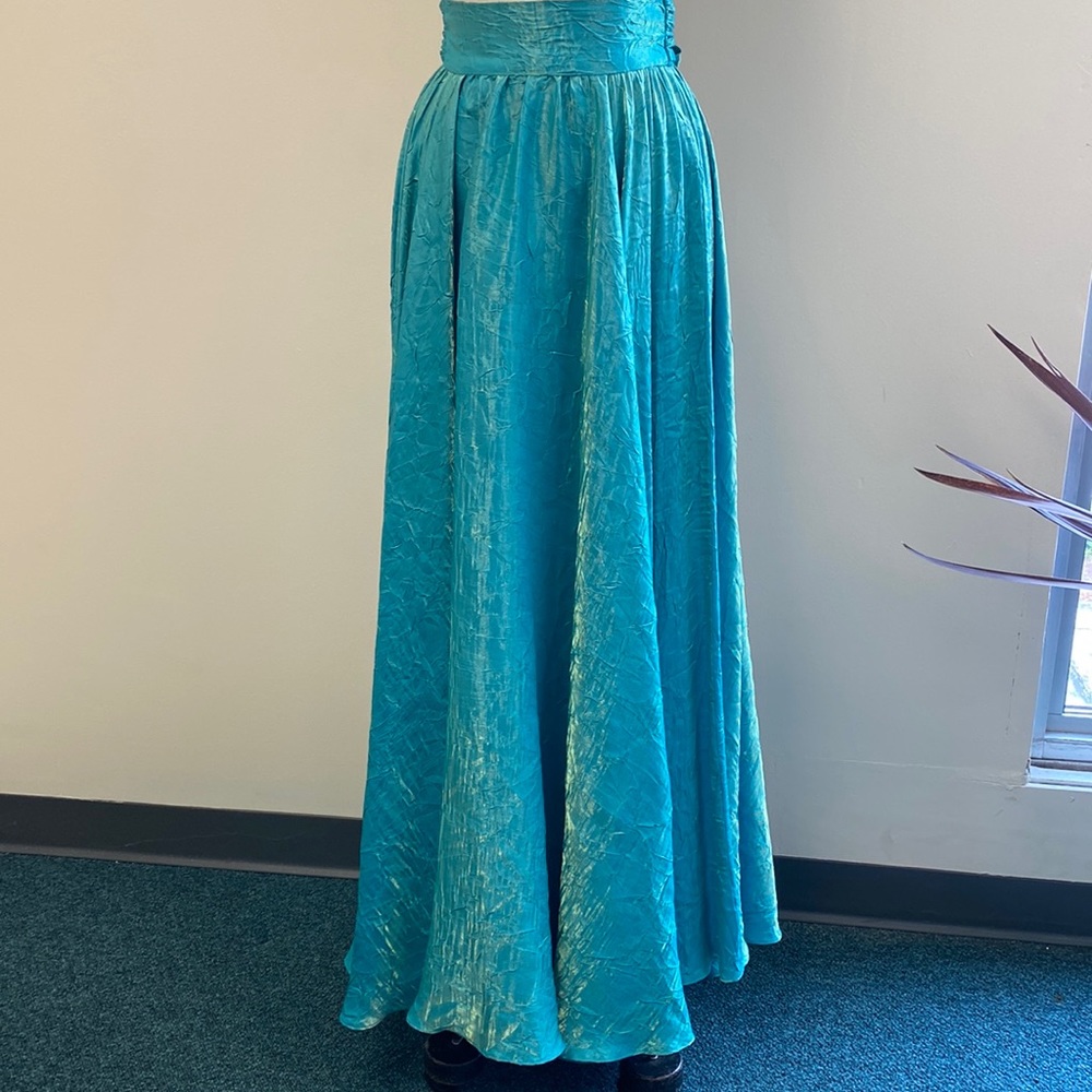 Hugo Buscati Iridescent Evening Skirt - Picture 4 of 16